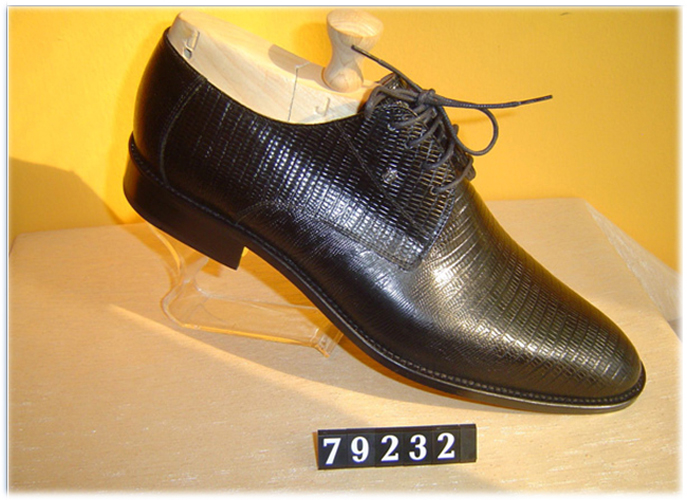 Pedro Camino textured patent shoes